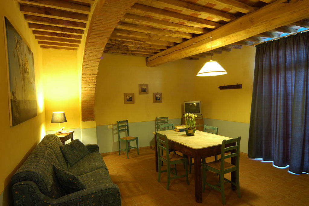 Agriturismo Podere La Marronaia San Gimignano Szoba fotó